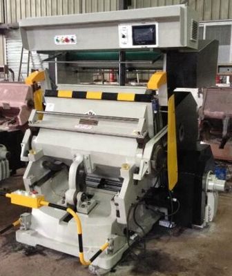 Flachbettpapierplatten-stempelschneidene Maschine 4000kg ml 1100 hochfest