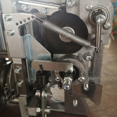 Halbautomatische Palettenbandmaschine für Wellkarton