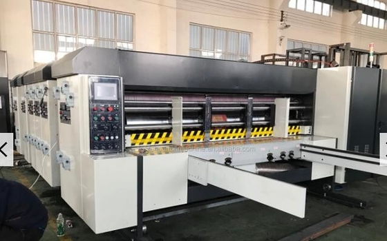 Farbdrucken des Karton-Kasten-zwei, das stempelschneidene Maschine automatisches 150pcs/Min kerbt